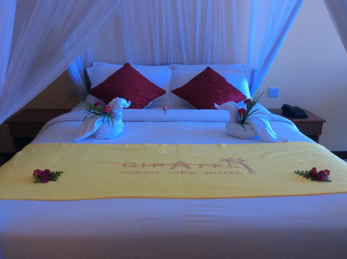 דאר א-סאלאם Giraffe Ocean View Hotel מראה חיצוני תמונה