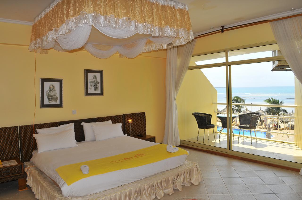 דאר א-סאלאם Giraffe Ocean View Hotel מראה חיצוני תמונה