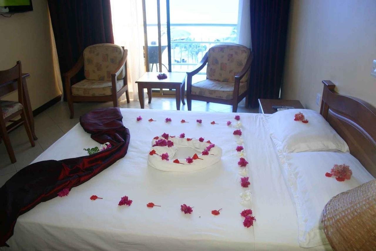 דאר א-סאלאם Giraffe Ocean View Hotel מראה חיצוני תמונה